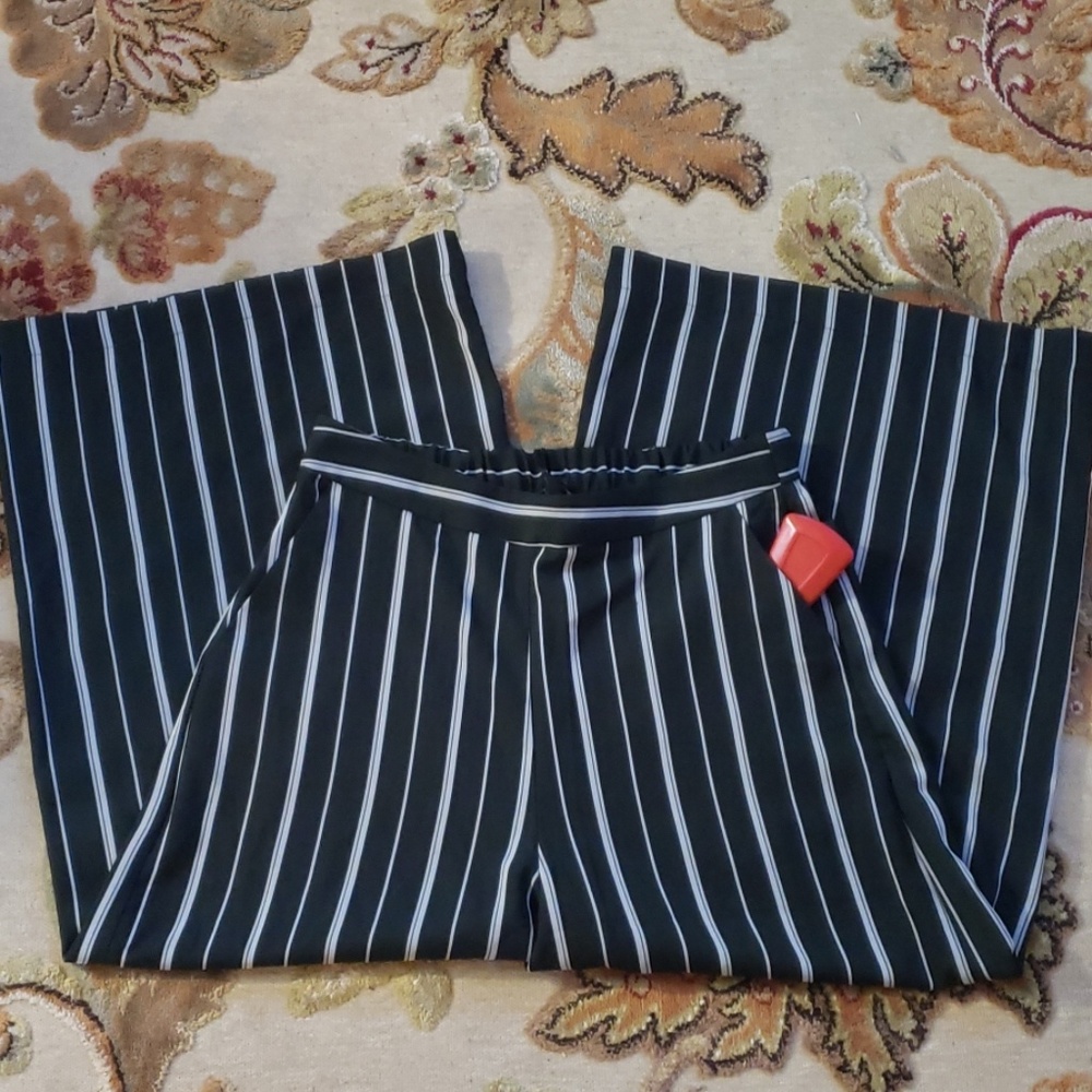 Wide leg capris - Picture 2 of 6